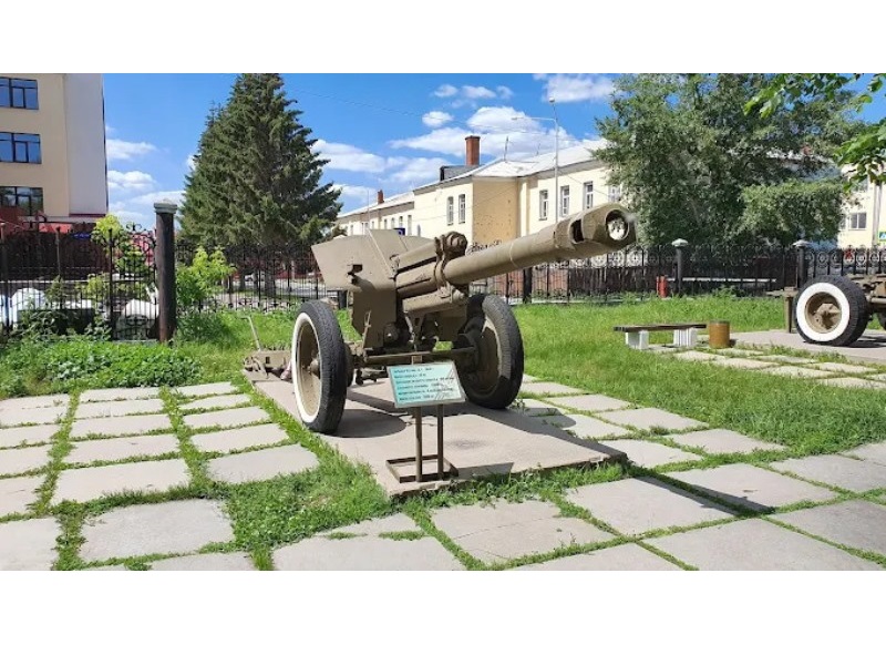 Экскурсии в музеи боевой славы нашего города.